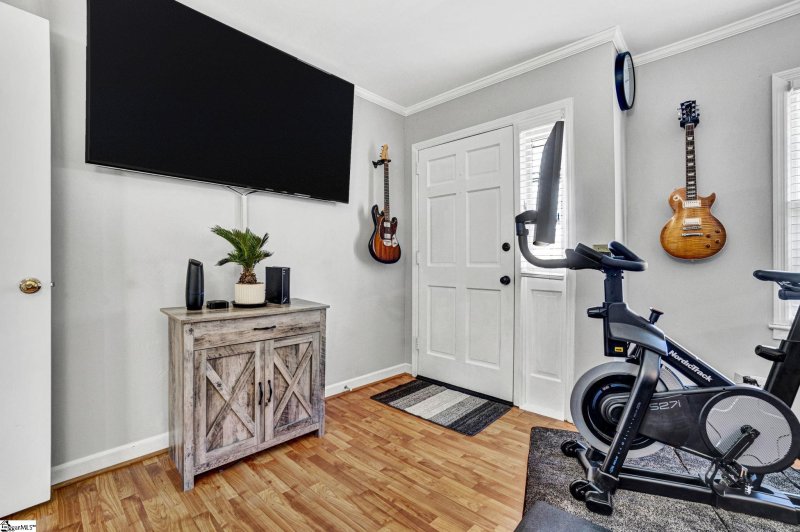 Property image 4 at 9 Scottswood Road, Greenville, SC 29615