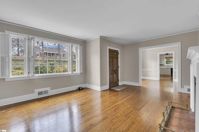 Property image 4 at 214 Rock Creek Drive, Greenville, SC 29605