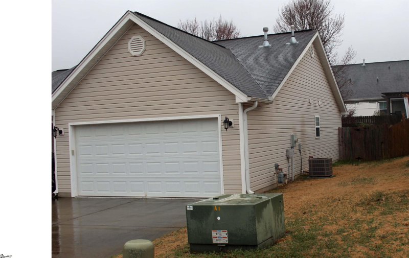 Property image 3 at 14 Heatherfield Drive, Simpsonville, SC 29680