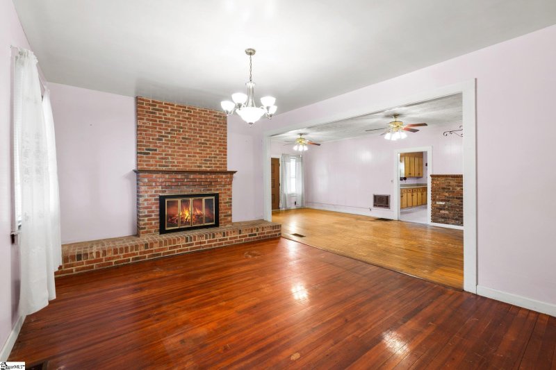 Property image 4 at 20 Henderson Street, Greenville, SC 29611