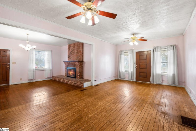 Property image 5 at 20 Henderson Street, Greenville, SC 29611