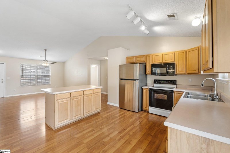 Property image 4 at 1402 Green Springs Court, Fountain Inn, SC 29644