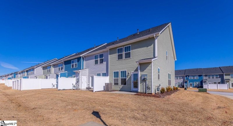 Property image 3 at 101 Shallons Drive, Greenville, SC 29609
