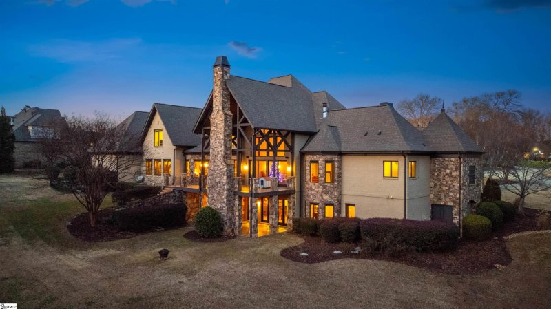 Property image 3 at 624 Brixton Circle, Simpsonville, SC 29681