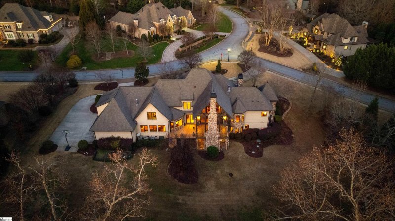 Property image 4 at 624 Brixton Circle, Simpsonville, SC 29681