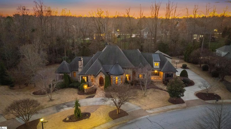 Property image 5 at 624 Brixton Circle, Simpsonville, SC 29681