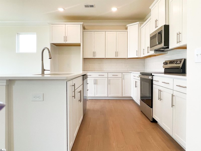 Property image 4 of 111 Pendergast Road in Harrington, Greenville, SC 29605