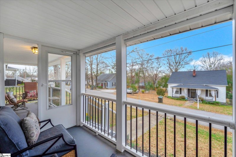 Property image 3 at 101 Garrison Street, Easley, SC 29640