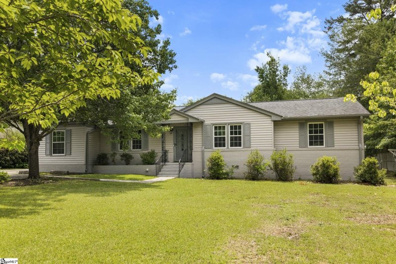 Cherokee Forest, Greenville Community