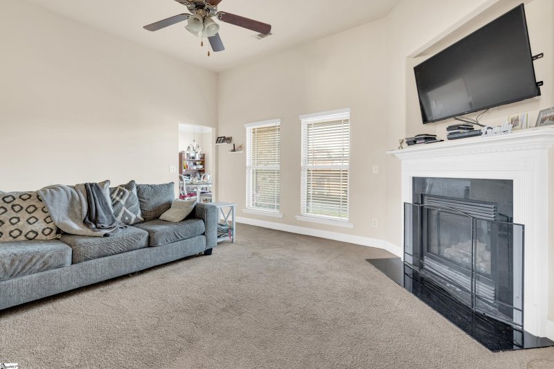 Property image 4 at 203 Reedy Springs Lane, Greenville, SC 29605-6456