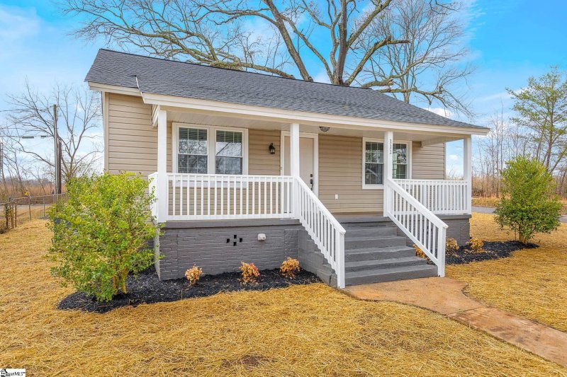 Property image 4 at 111 Lester Avenue, Greenville, SC 29617