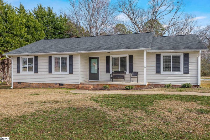 Property image 2 at 527 Piney Trail Road, Liberty, SC 29657