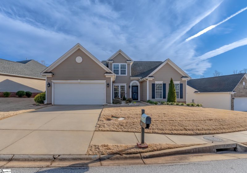 Property image 2 at 304 Allendale Abbey Lane, Simpsonville, SC 29681