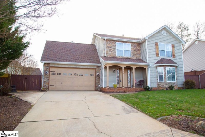 Property image 2 at 204 Hickory Rock Lane, Greer, SC 29651