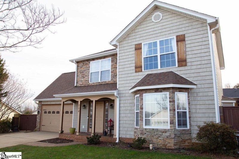 Property image 3 at 204 Hickory Rock Lane, Greer, SC 29651