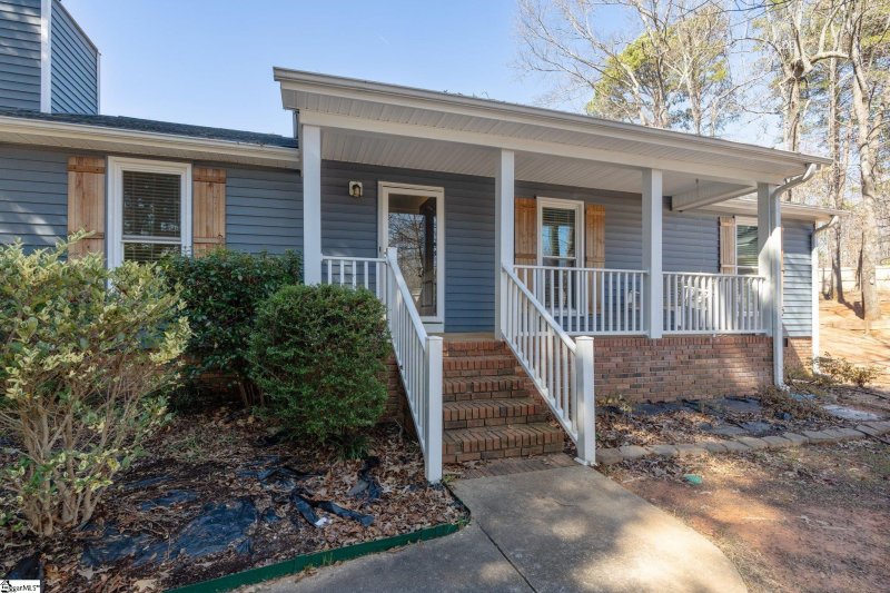 Property image 2 at 1036 Summit Drive, Greenville, SC 29609