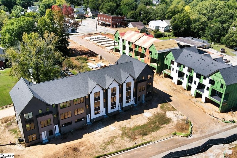 1305 Pendleton Street