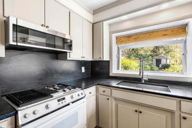 Property image 4 at 405 Overland Drive, Spartanburg, SC 29307