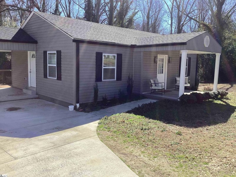 Property image 4 at 7 Foxhall Road, Greenville, SC 29605