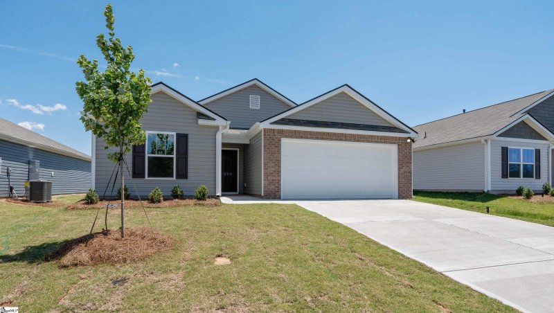 Property image 3 at 208 Stone Creek Road, Clinton, SC 29325