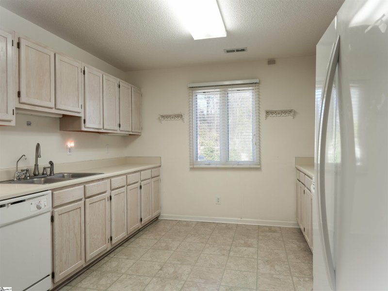 Property image 4 at 305 Milstead Way, Greenville, SC 29615-5342