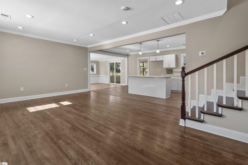 Property image 5 at 7 Deerfield Road, Greenville, SC 29605