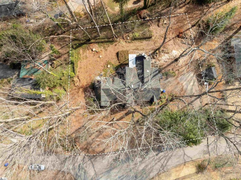 Property image 2 of 240 E Avondale Drive in North Main, Greenville, SC 29609