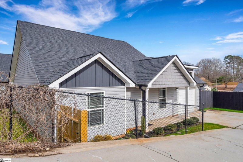 Property image 4 at 45 Pamela Drive, Greenville, SC 29611