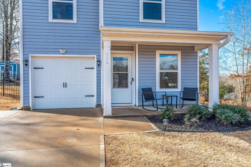Property image 2 at 904 Helm Court, Greenville, SC 29617
