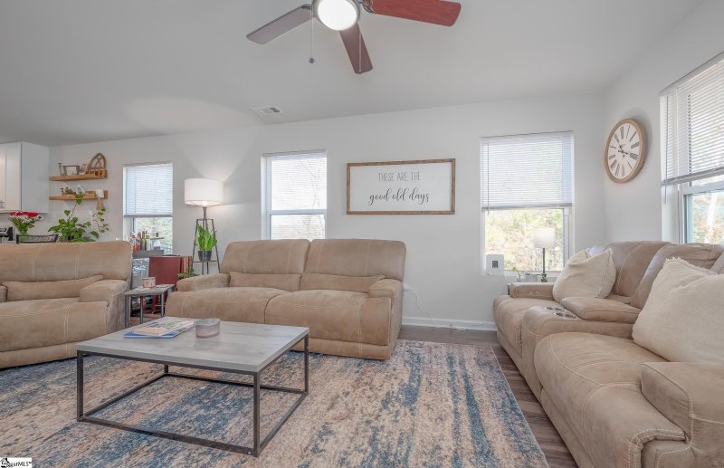 Property image 3 at 904 Helm Court, Greenville, SC 29617