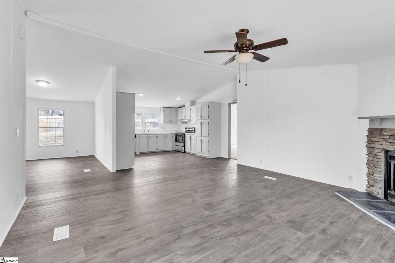 Property image 3 at 100 Channel Drive, Greenville, SC 29611