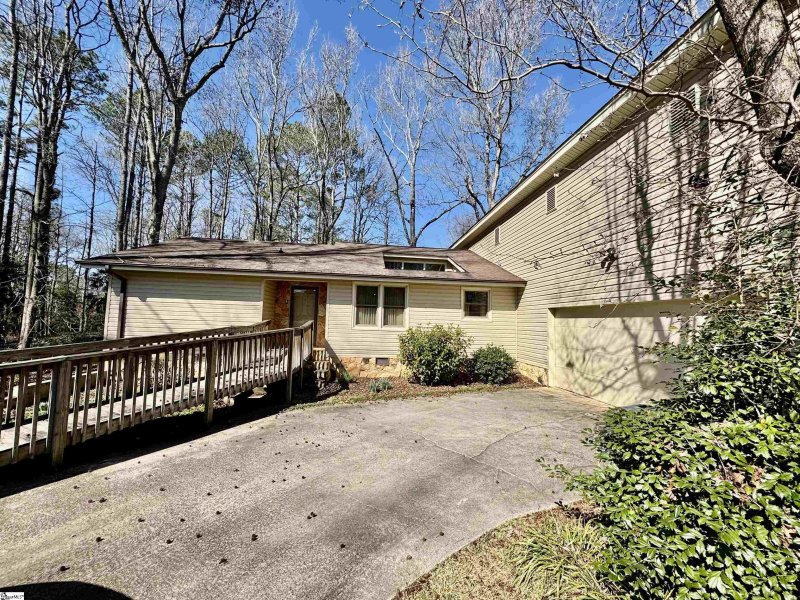 Property image 2 at 202 Woodoak Drive, Anderson, SC 29621
