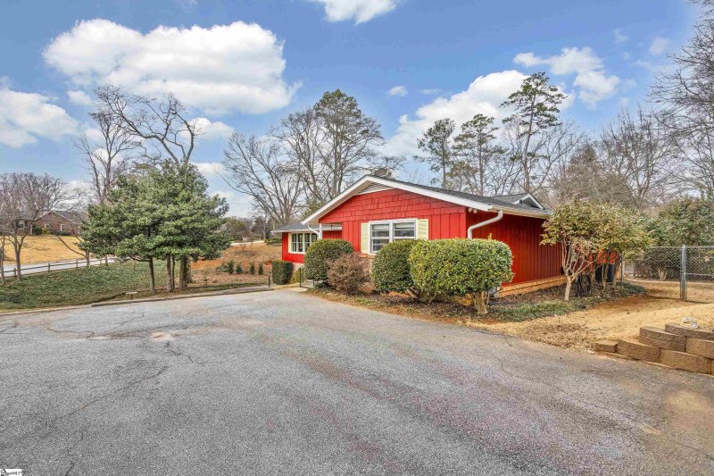Property image 3 at 221 Emory Road, Spartanburg, SC 29307