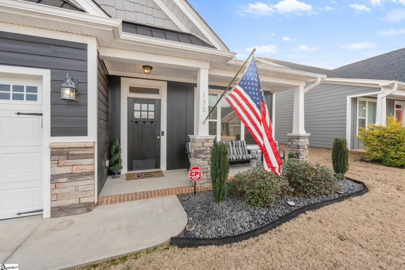 Property image 4 at 132 Cherrybark Lane, Taylors, SC 29687