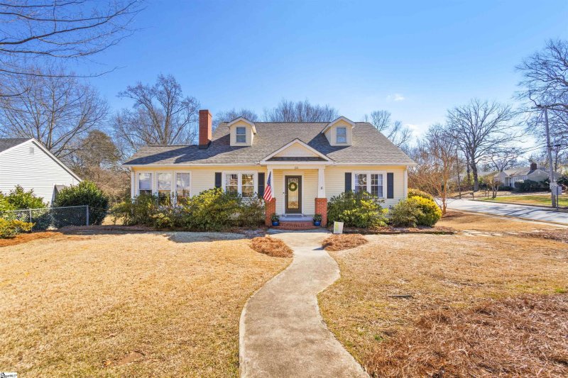 Property image 2 at 100 Wedgewood Drive, Greenville, SC 29609