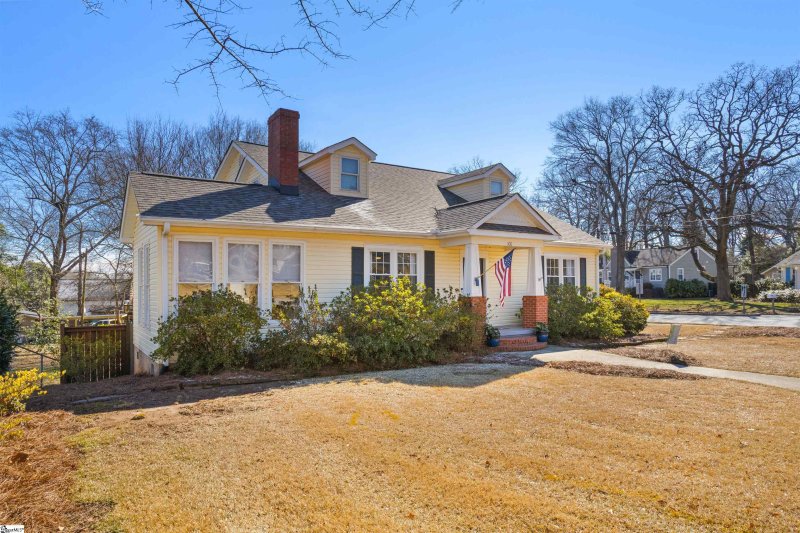 Property image 3 at 100 Wedgewood Drive, Greenville, SC 29609