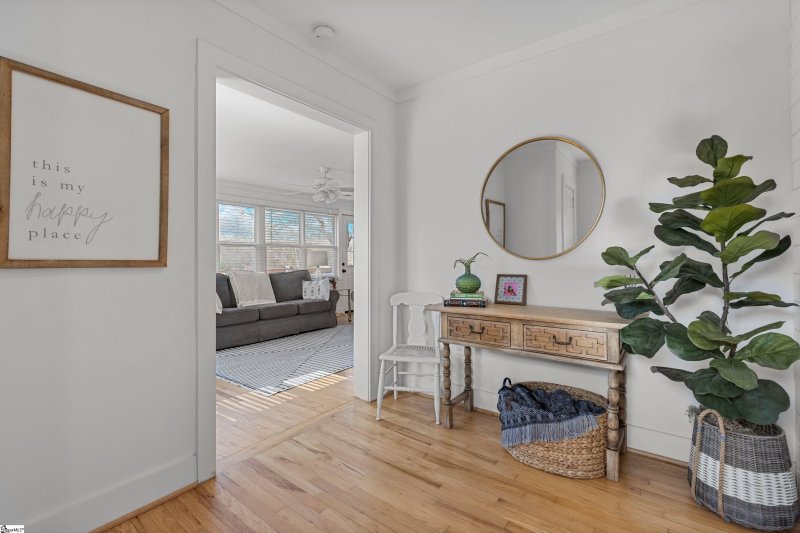 Property image 3 at 1 Erskine Street, Greenville, SC 29607