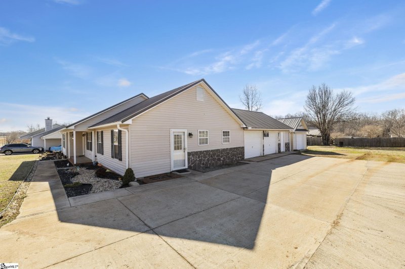 Property image 3 at 5367 Parris Bridge Road, Boiling Springs, SC 29316