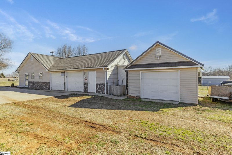 Property image 5 at 5367 Parris Bridge Road, Boiling Springs, SC 29316
