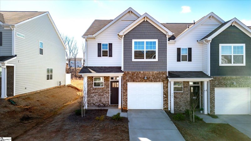 Property image 3 at 301 E Compass Way, Easley, SC 29640