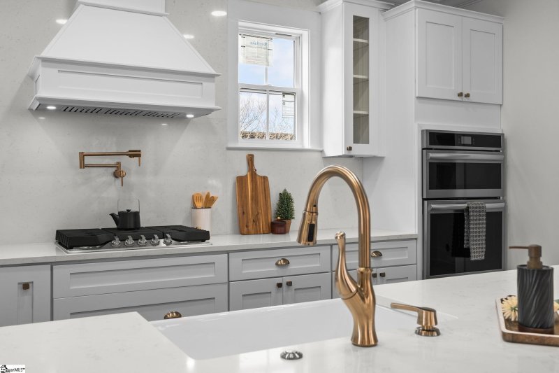 Property image 2 at 9 Stall Street, Greenville, SC 29609