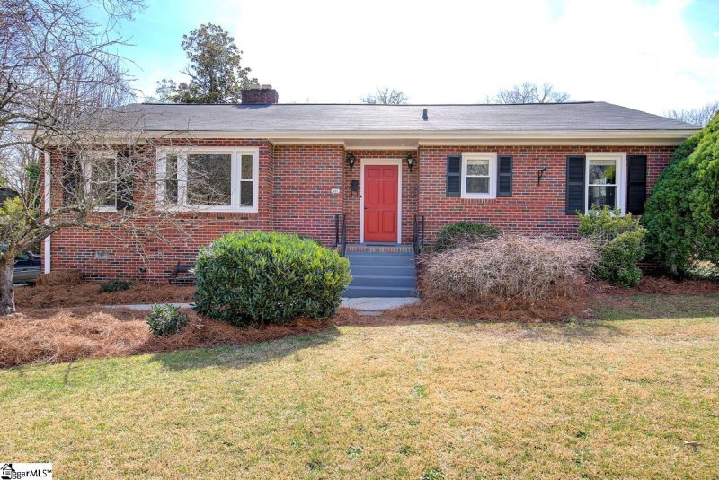 Property image 2 at 121 Broughton Drive, Greenville, SC 29609