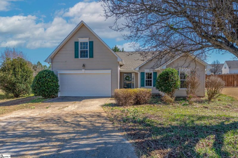 Property image 2 at 953 Breezewood Court, Greer, SC 29651