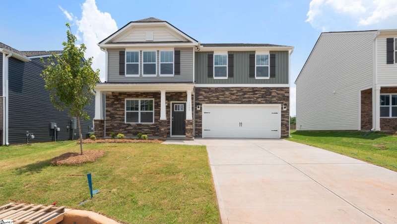 Property image 2 at 1099 White Willow Drive, Spartanburg, SC 29303