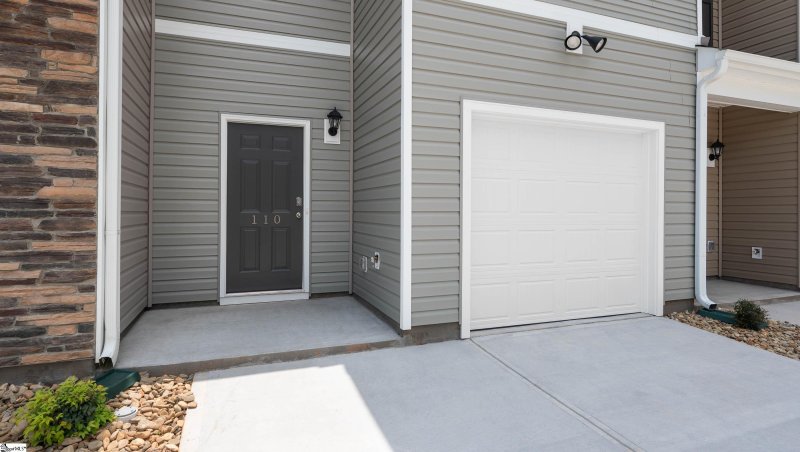 Property image 2 at 110 Sunriff Court, Greer, SC 29651