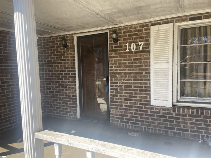 Property image 2 at 107 Flora Avenue, Greenville, SC 29611
