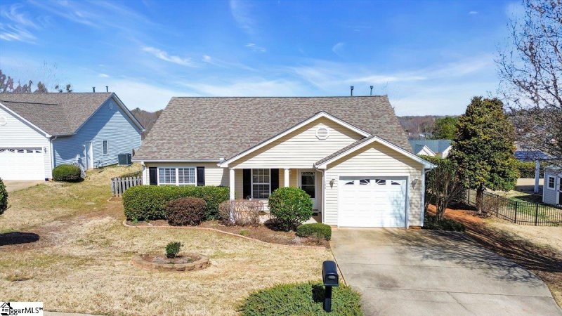 Property image 5 at 108 Hickory Valley Circle, Taylors, SC 29687