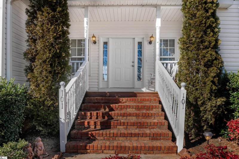 Property image 2 at 101 Hallmark Lane, Easley, SC 29640