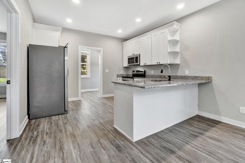 Property image 3 at 201b Pine Street, Clinton, SC 29325