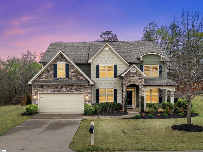 160 Sapphire Pointe Drive